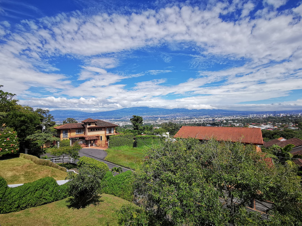 Spectacular Views and Modern Elegance: Impeccable Residence in San Antonio de Escazú SOLD