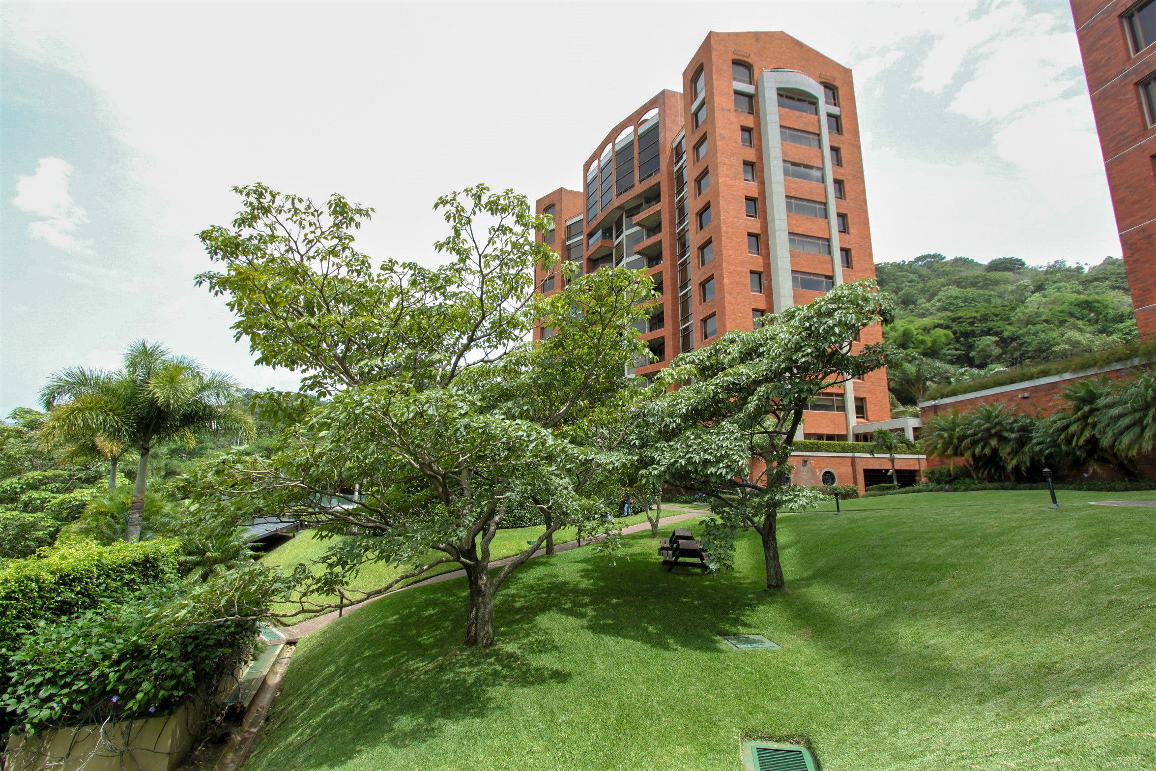 Apartment for sale or rent Escazu, Monteplata