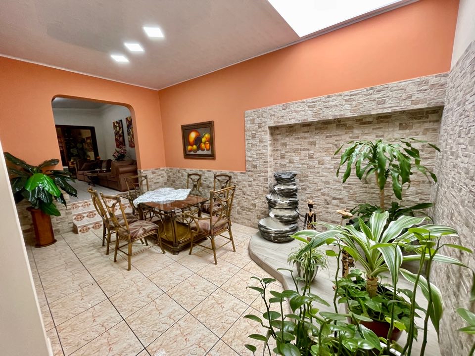 Rohrmoser, residential Roma house plus apartment. SOLD
