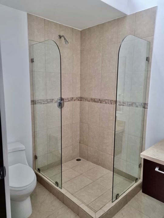 Spacious and Elegant Home for Sale in Santa Ana Hills: Modern Design, Amenities, and Security SOLD