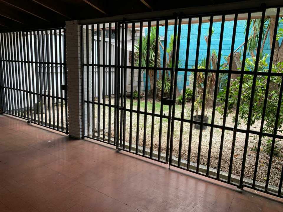 House in Sabana fixer upper