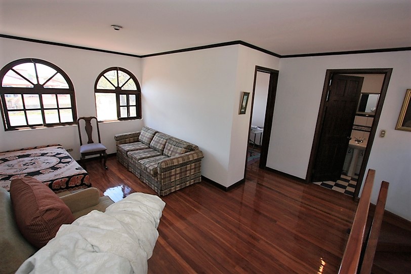One story house for sale in gated community Santa Ana SOLD
