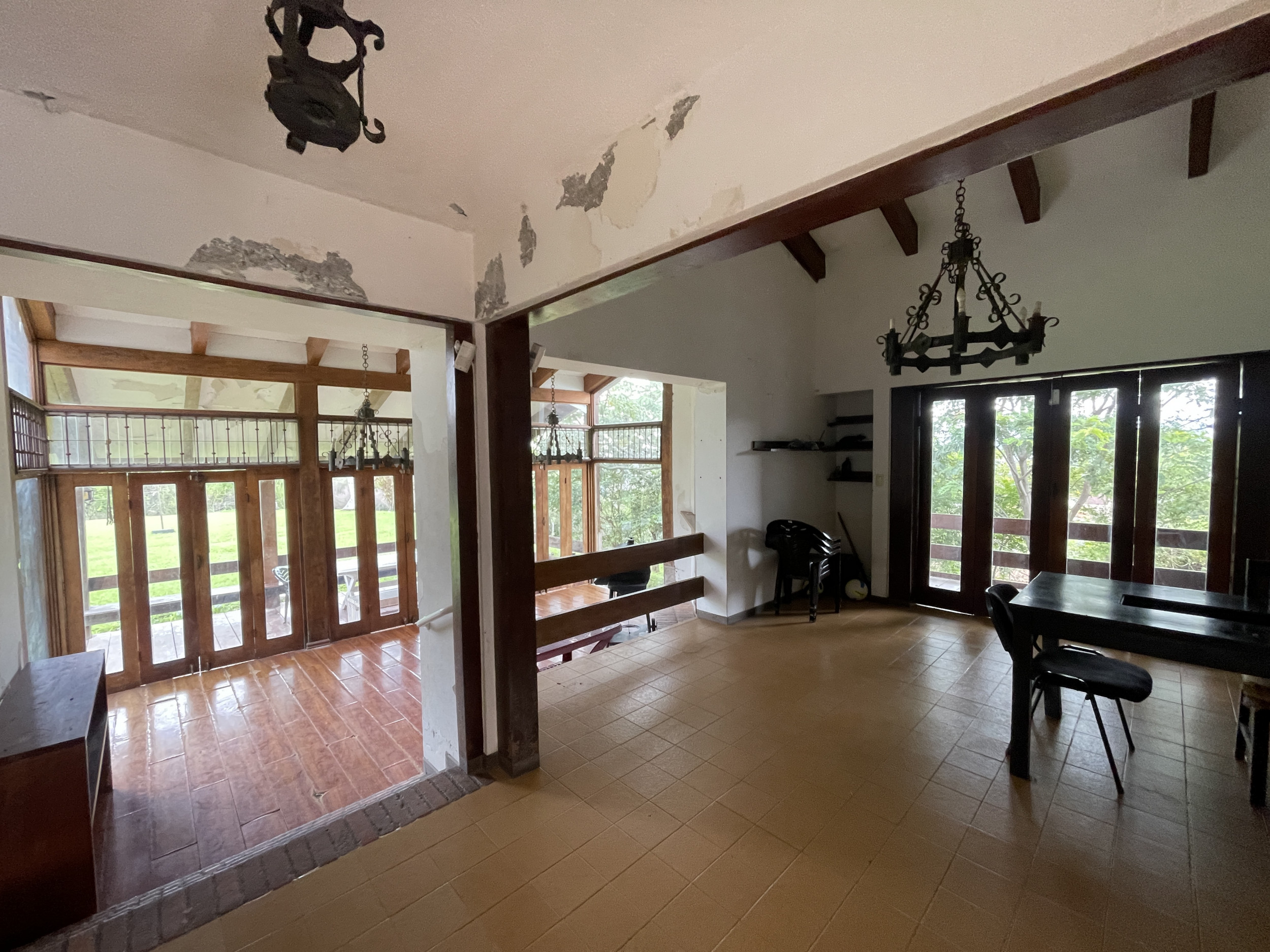 Guachipelin Escazú Fixer Upper home with views to the mountains SOLD