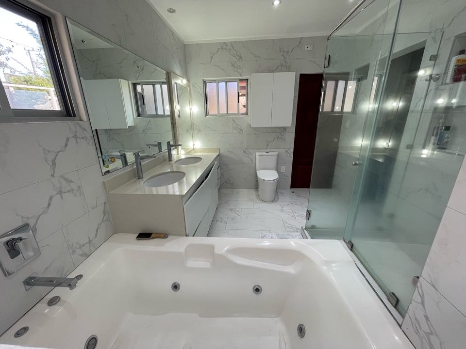 Elegant one-story house in Los Laureles de Escazu with a pool for your enjoyment SOLD