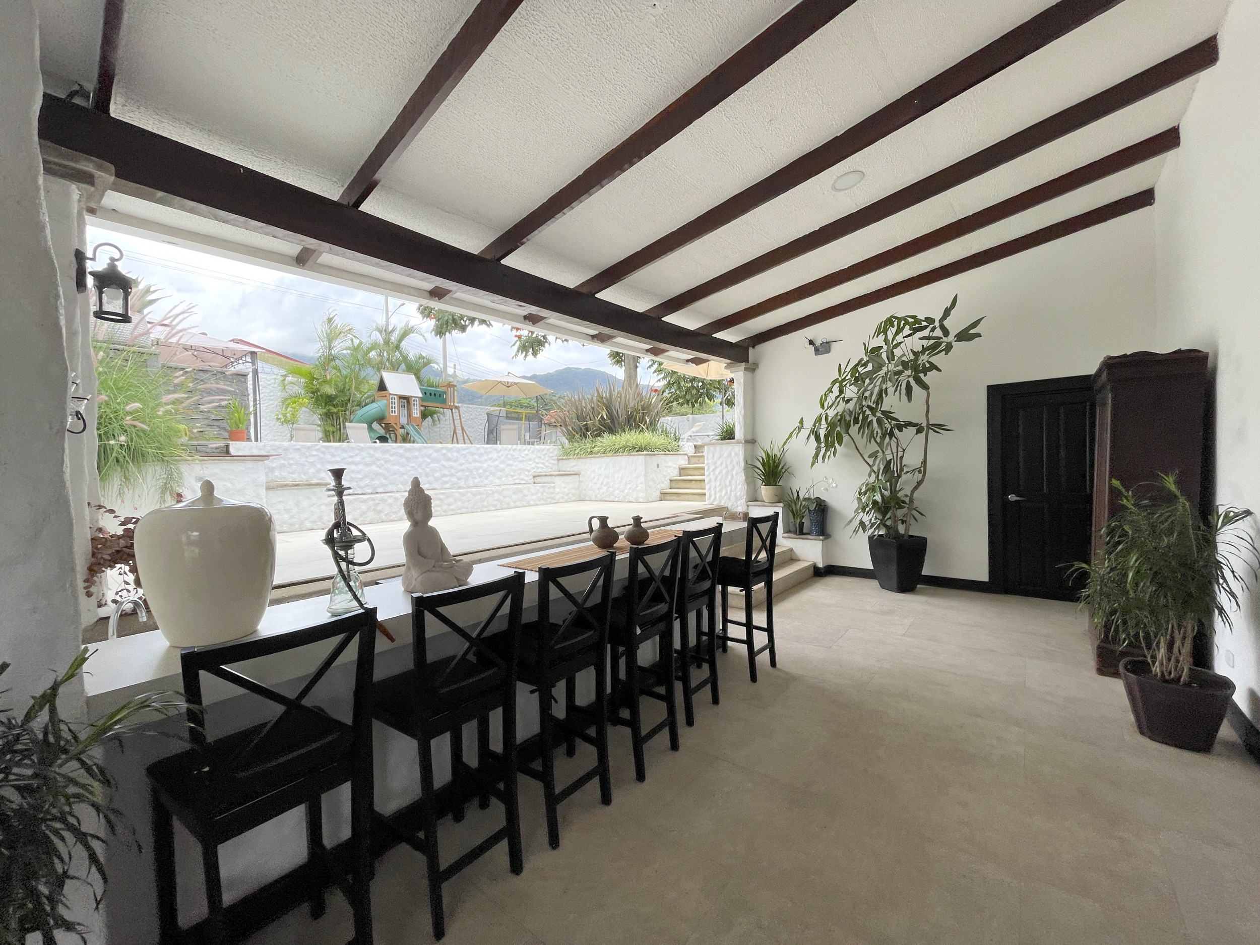 Ample House in Gated Community with 24/7 Security, Private Pool, and Jacuzzi in Escazu