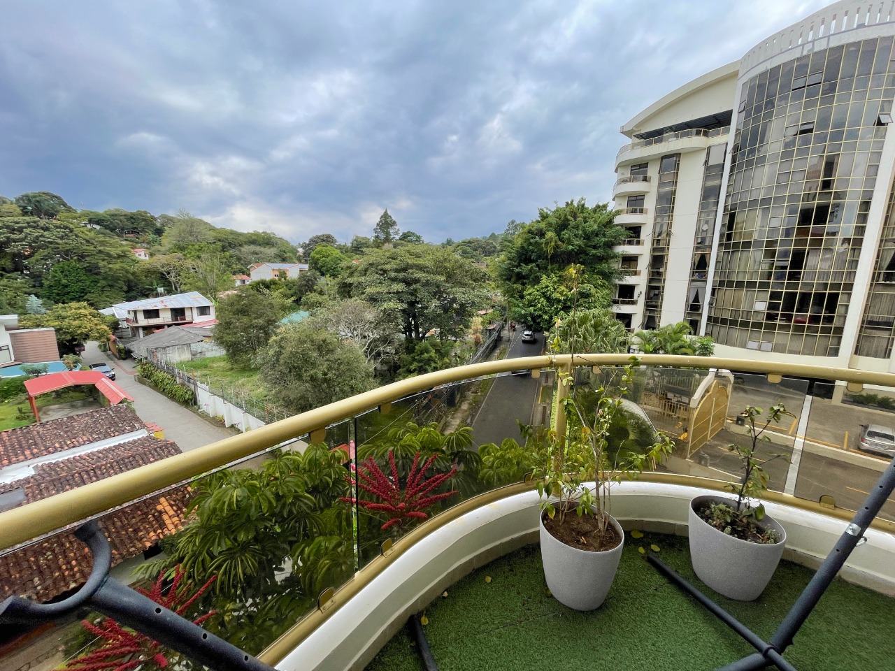 SOLD Breathtaking Views and Modern Luxury: Contemporary Living in Escazú's Fourth-Floor Oasis