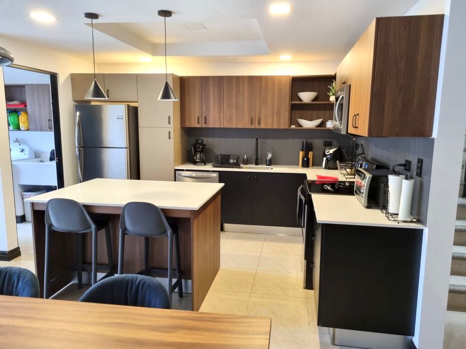 Spacious and Elegant Home for Sale in Santa Ana Hills: Modern Design, Amenities, and Security SOLD