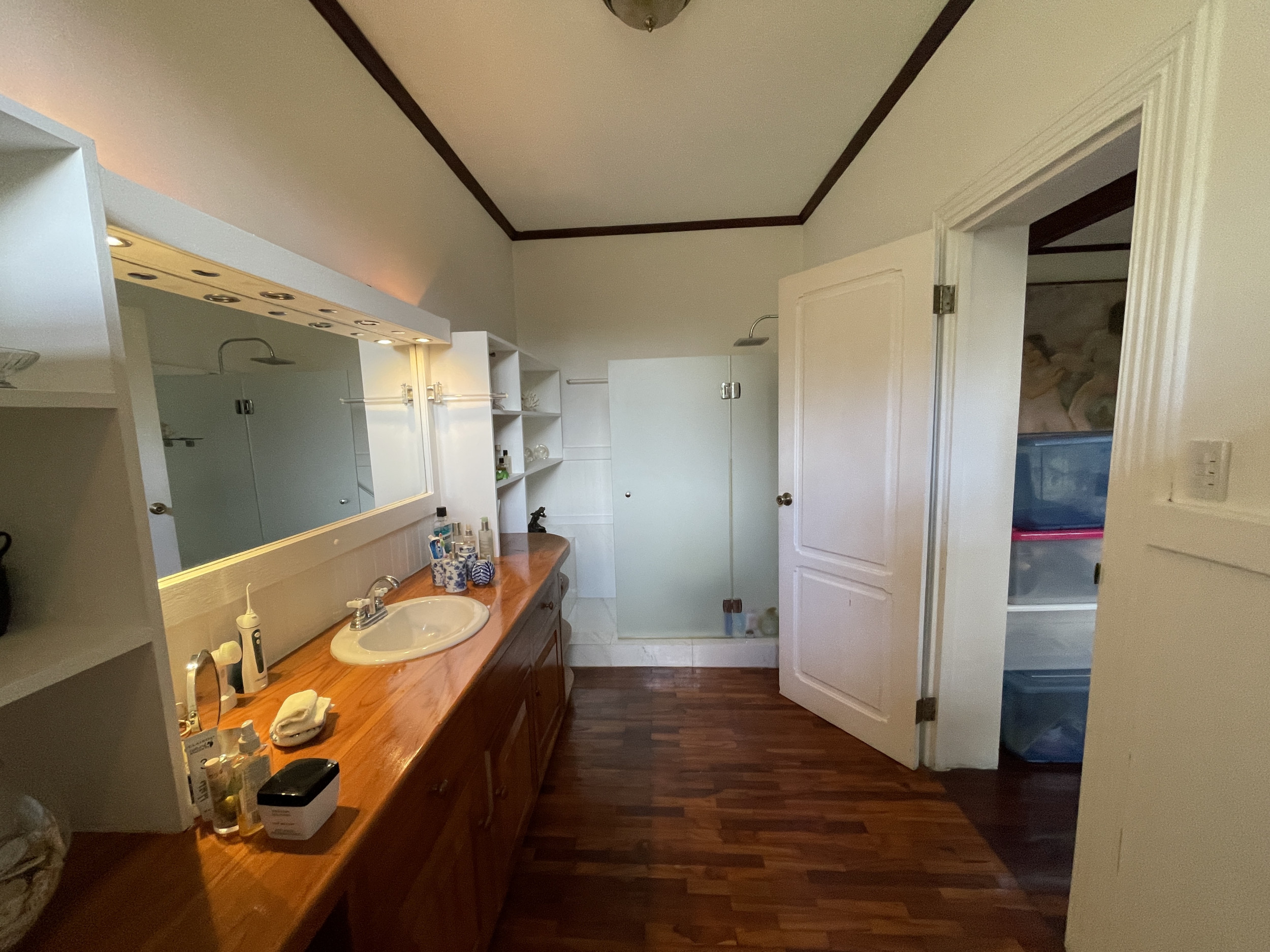 Versatile Estate in Santa Ana, Piedades: Ideal for Hotel, Airbnb, or Development