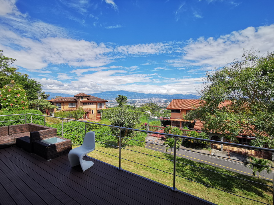 Spectacular Views and Modern Elegance: Impeccable Residence in San Antonio de Escazú SOLD