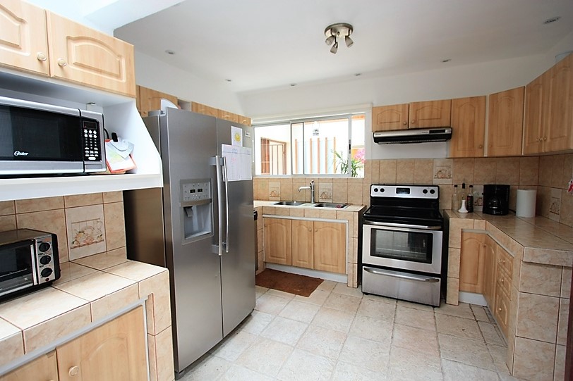 Elegant one-story house in Los Laureles de Escazu with a pool for your enjoyment SOLD