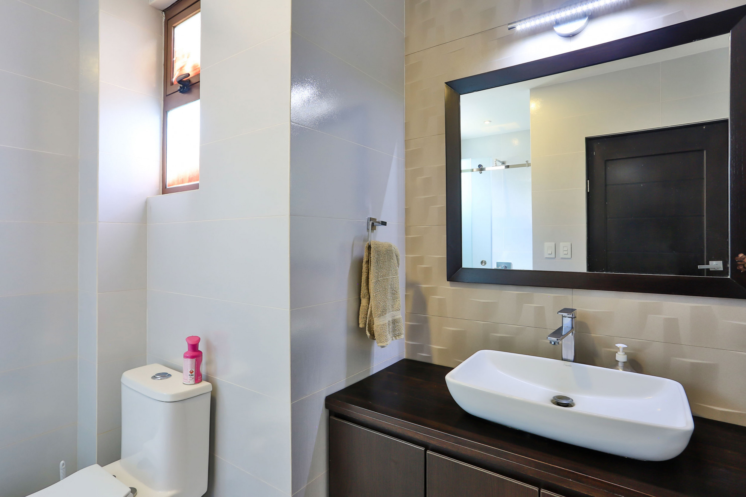 Contemporary House in Los Reyes, la Guacima for sale *SOLD*