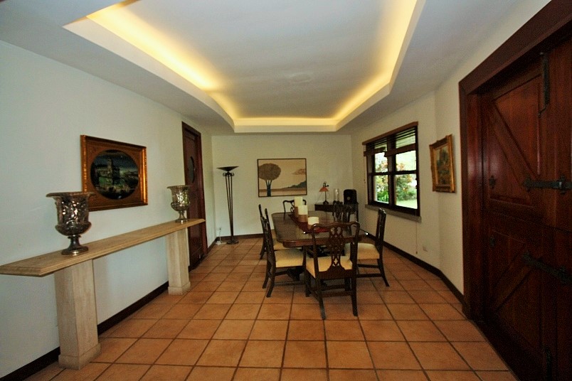 House for sale Santa Ana, in private gated community, Santa Ana, San José
