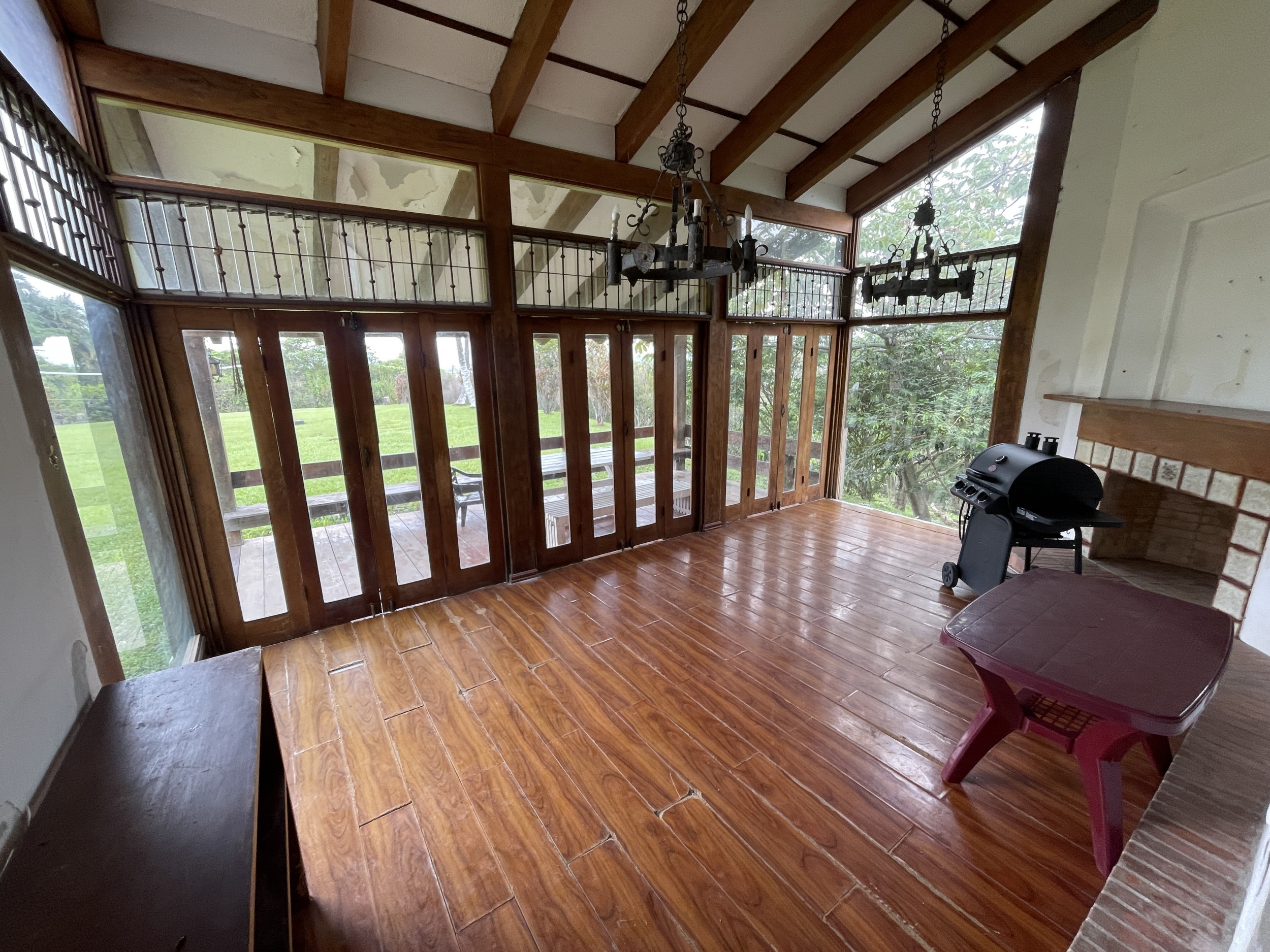 Guachipelin Escazú Fixer Upper home with views to the mountains SOLD