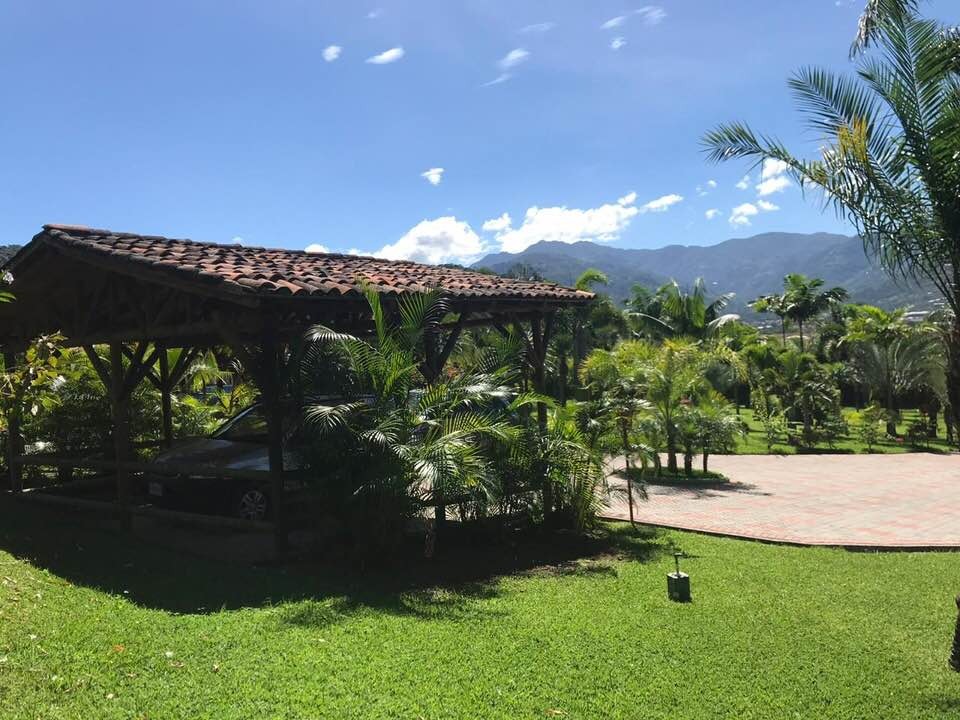 Country House in Pozos, Santa Ana