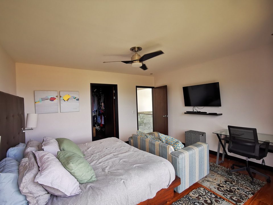 Spectacular Views and Modern Elegance: Impeccable Residence in San Antonio de Escazú SOLD