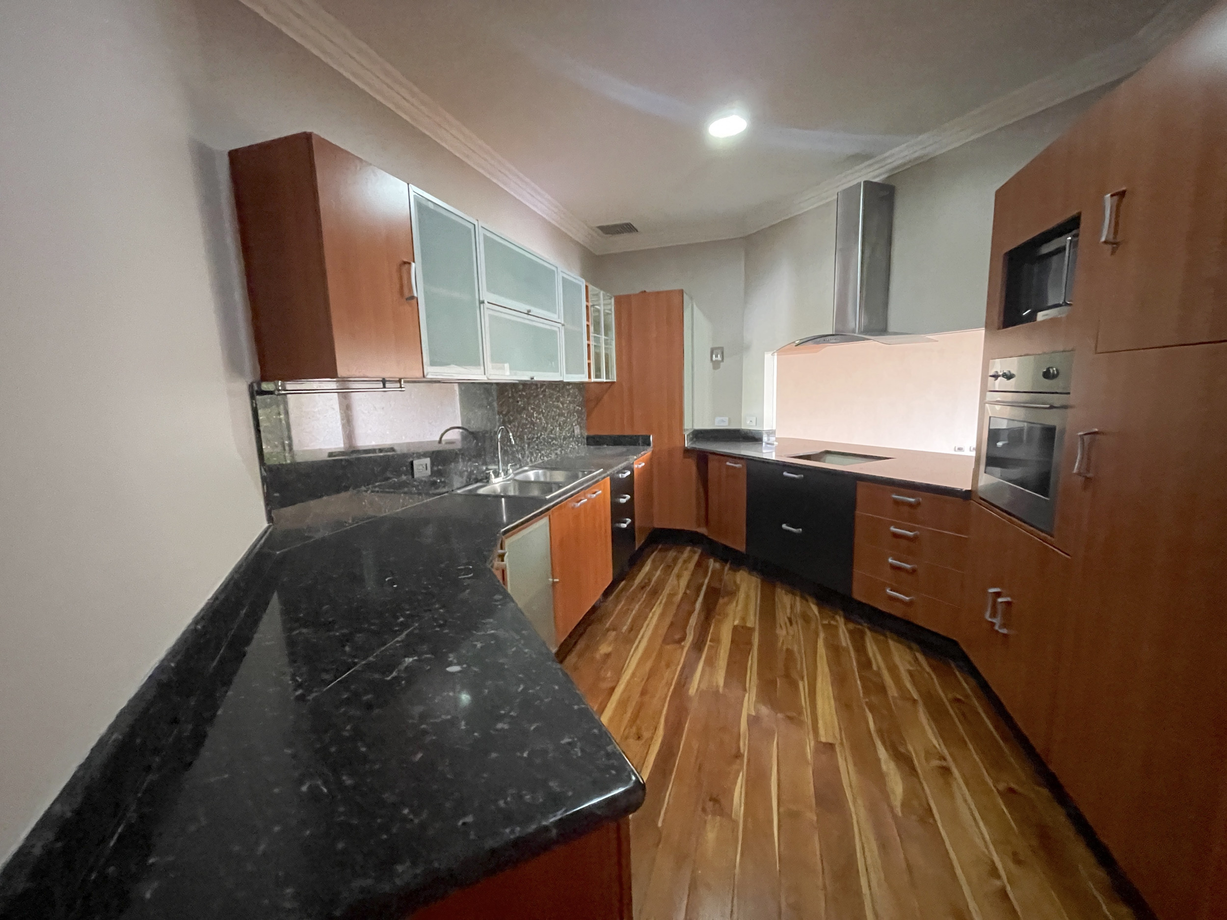SOLD Breathtaking Views and Modern Luxury: Contemporary Living in Escazú's Fourth-Floor Oasis