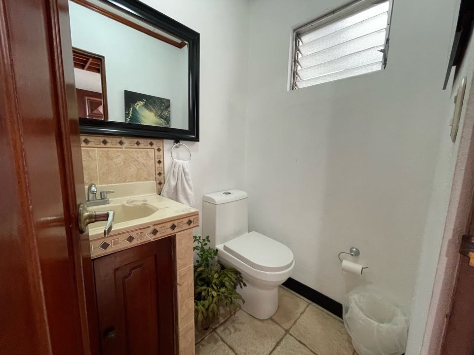 Elegant one-story house in Los Laureles de Escazu with a pool for your enjoyment SOLD