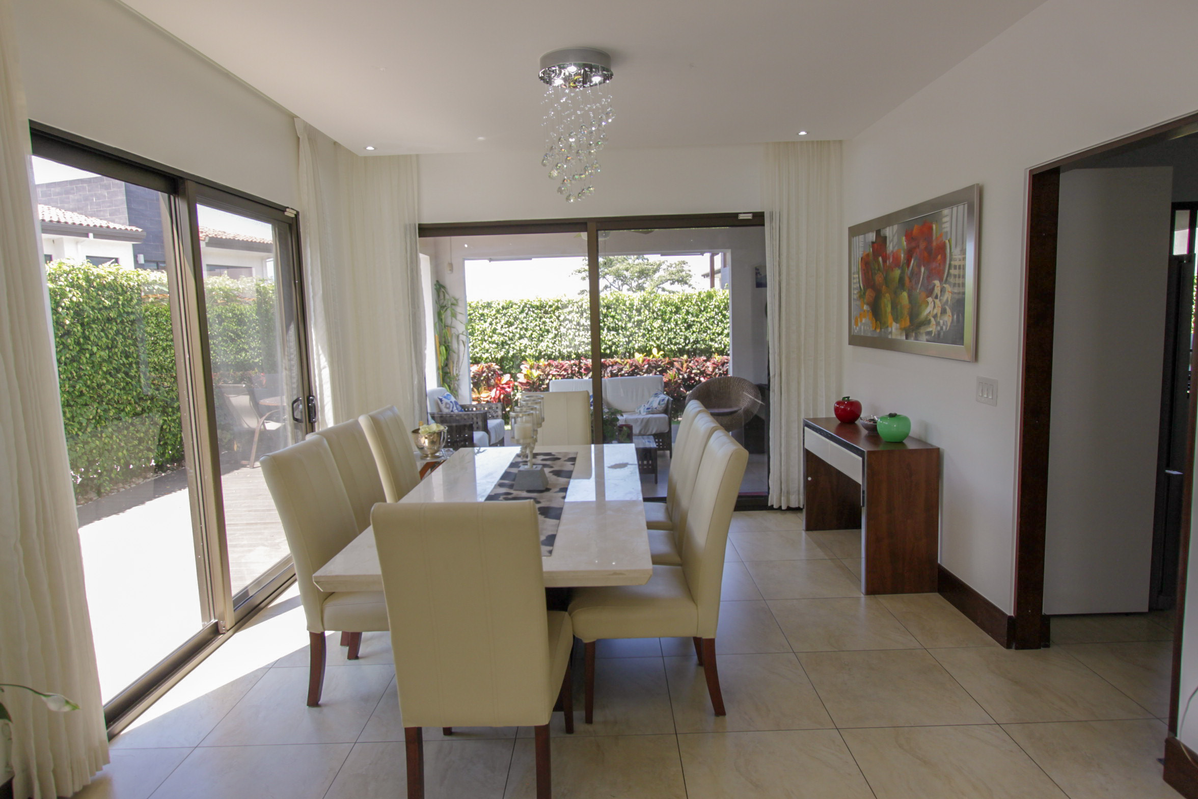 House for Sale: Lomas del Valle Condominium, Santa Ana