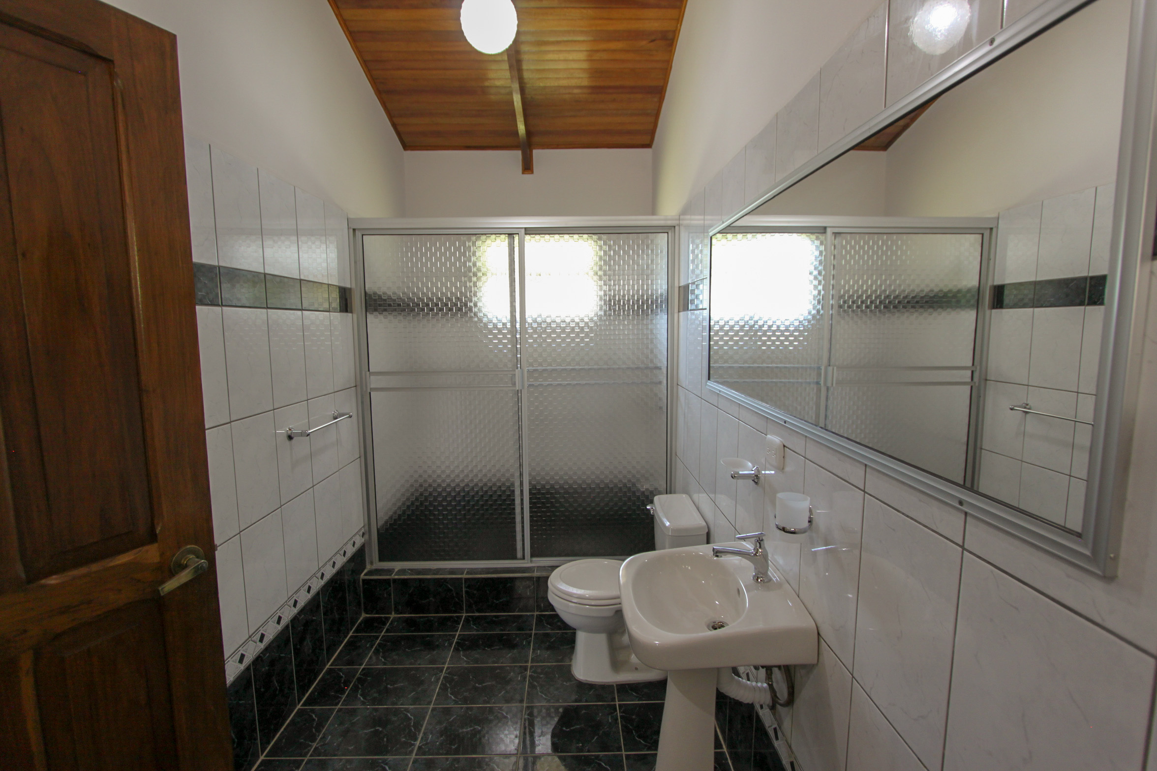 One-story house for sale, Santa Ana, Piedades