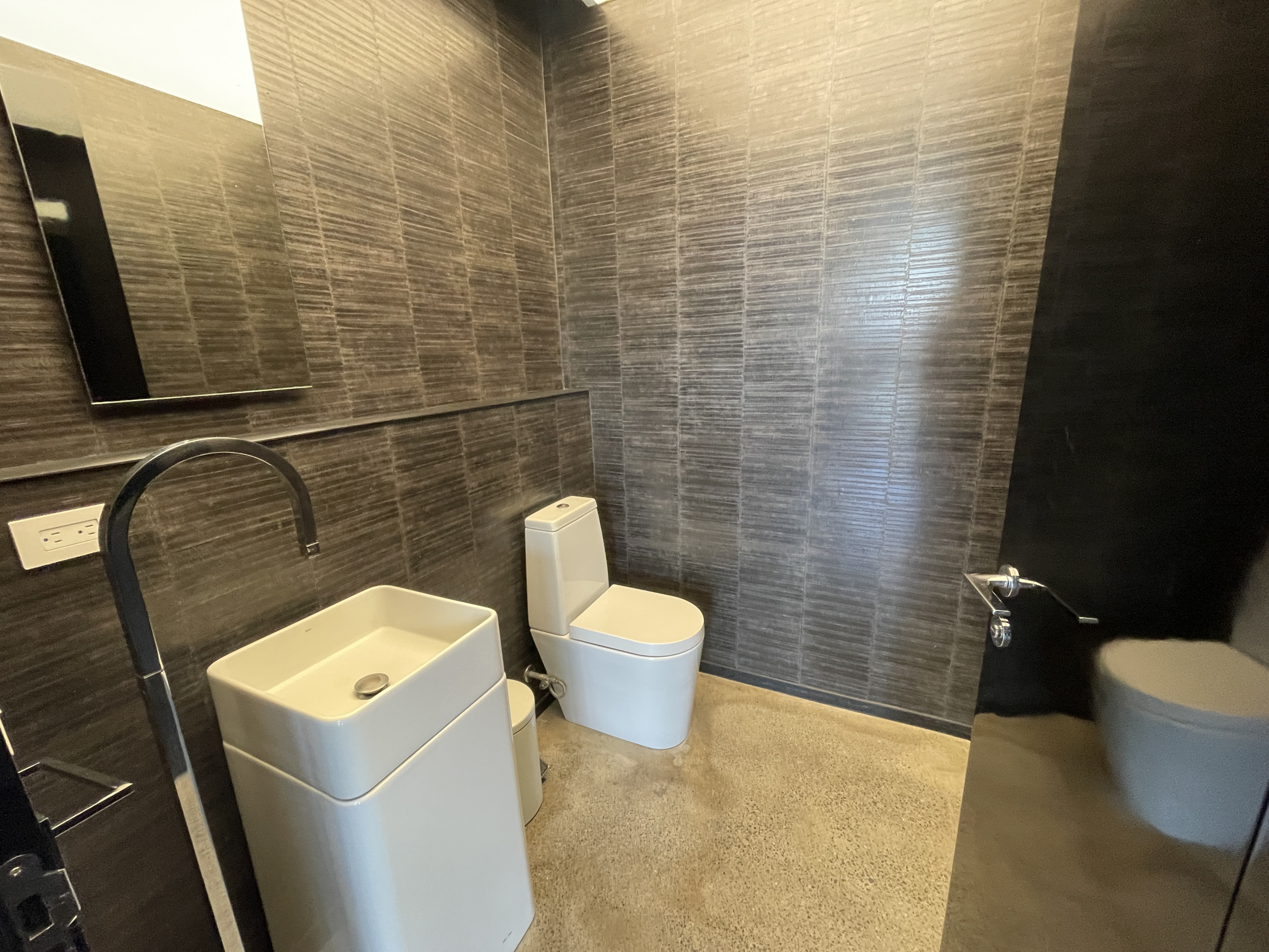 Modern Luxury Condominiums with Mountain and Country Club Views in Escazú