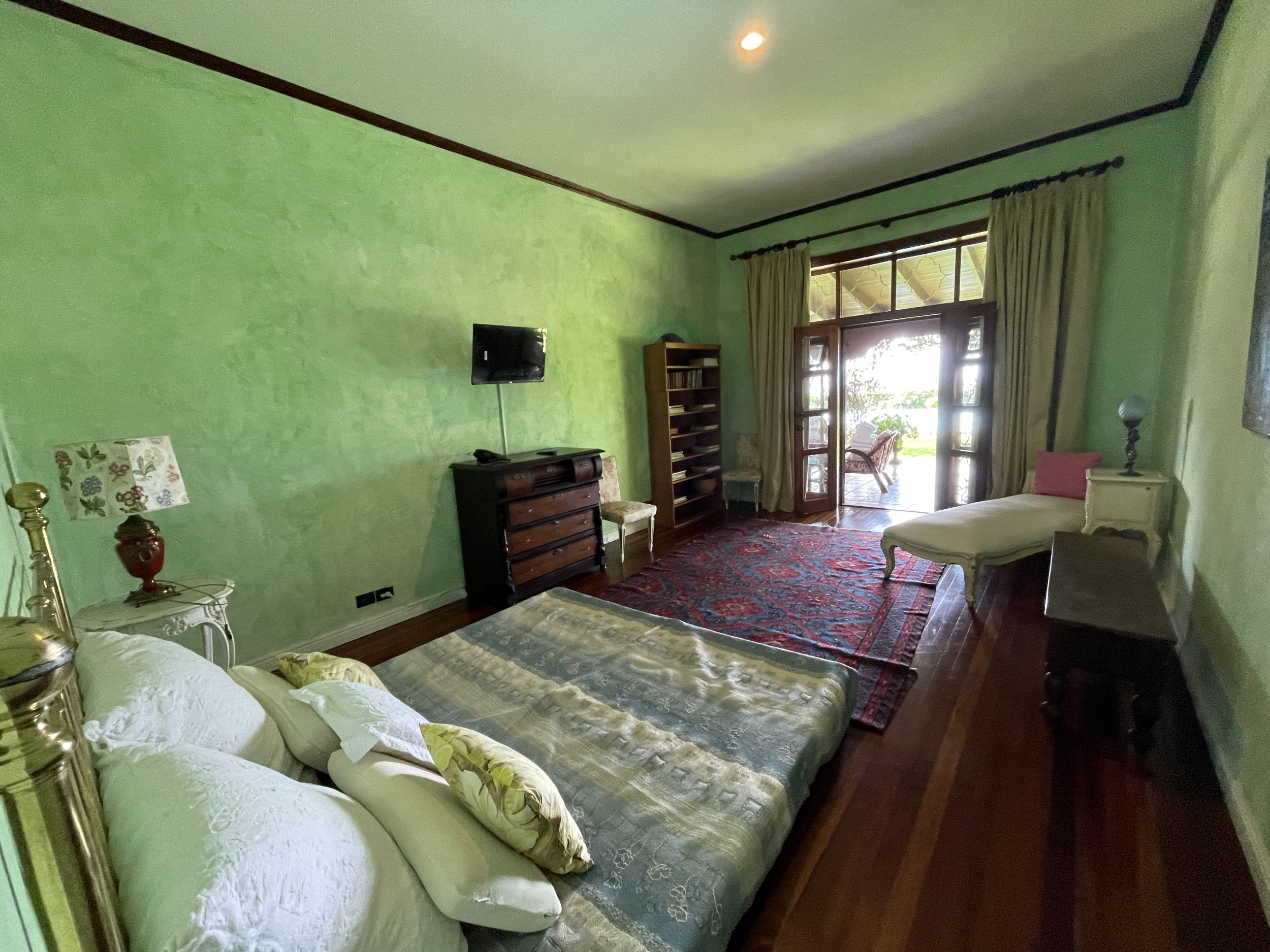 Versatile Estate in Santa Ana, Piedades: Ideal for Hotel, Airbnb, or Development
