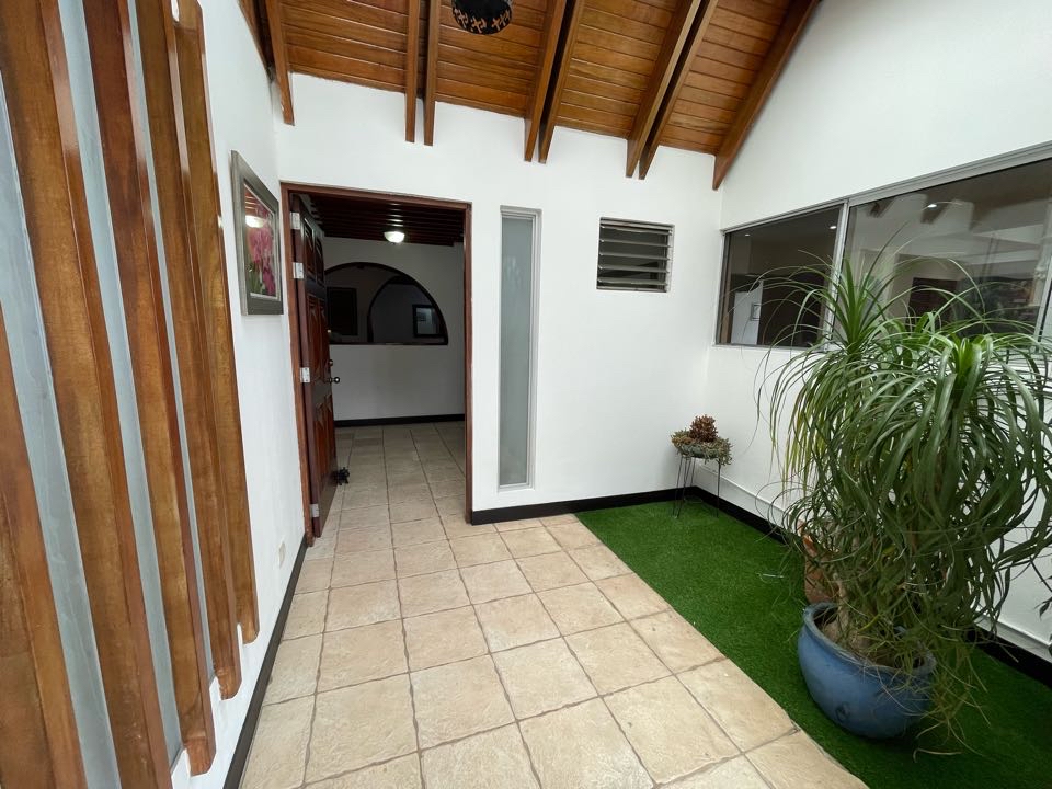 Elegant one-story house in Los Laureles de Escazu with a pool for your enjoyment SOLD