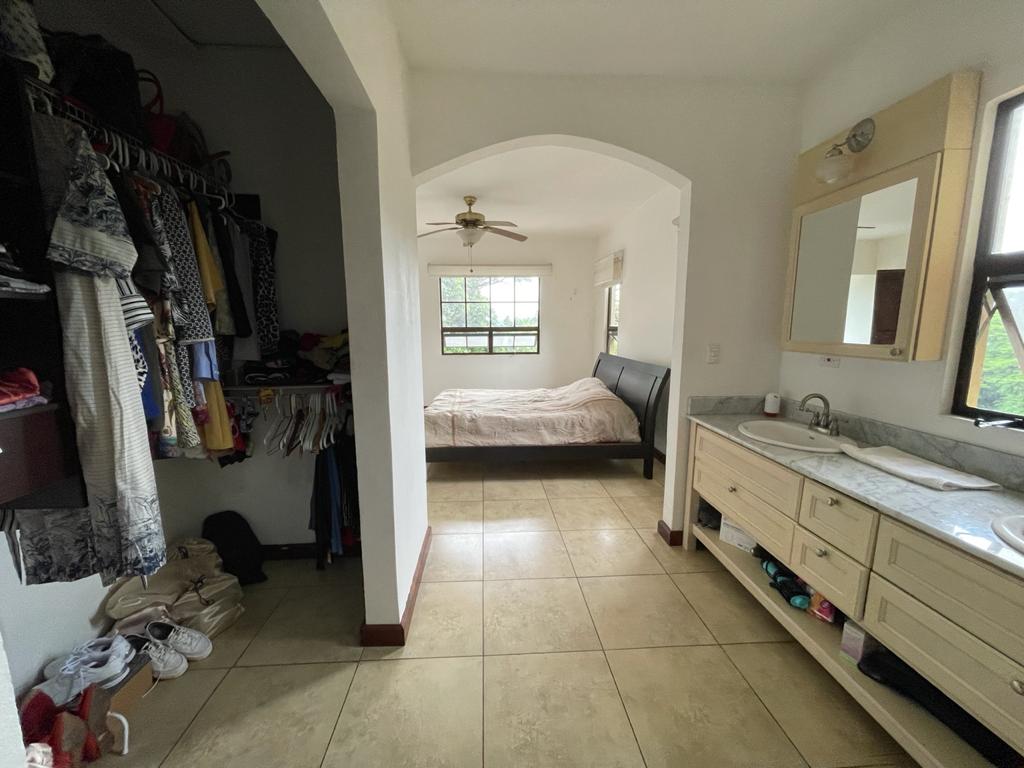 House for sale in a gated community in Brasil de Mora