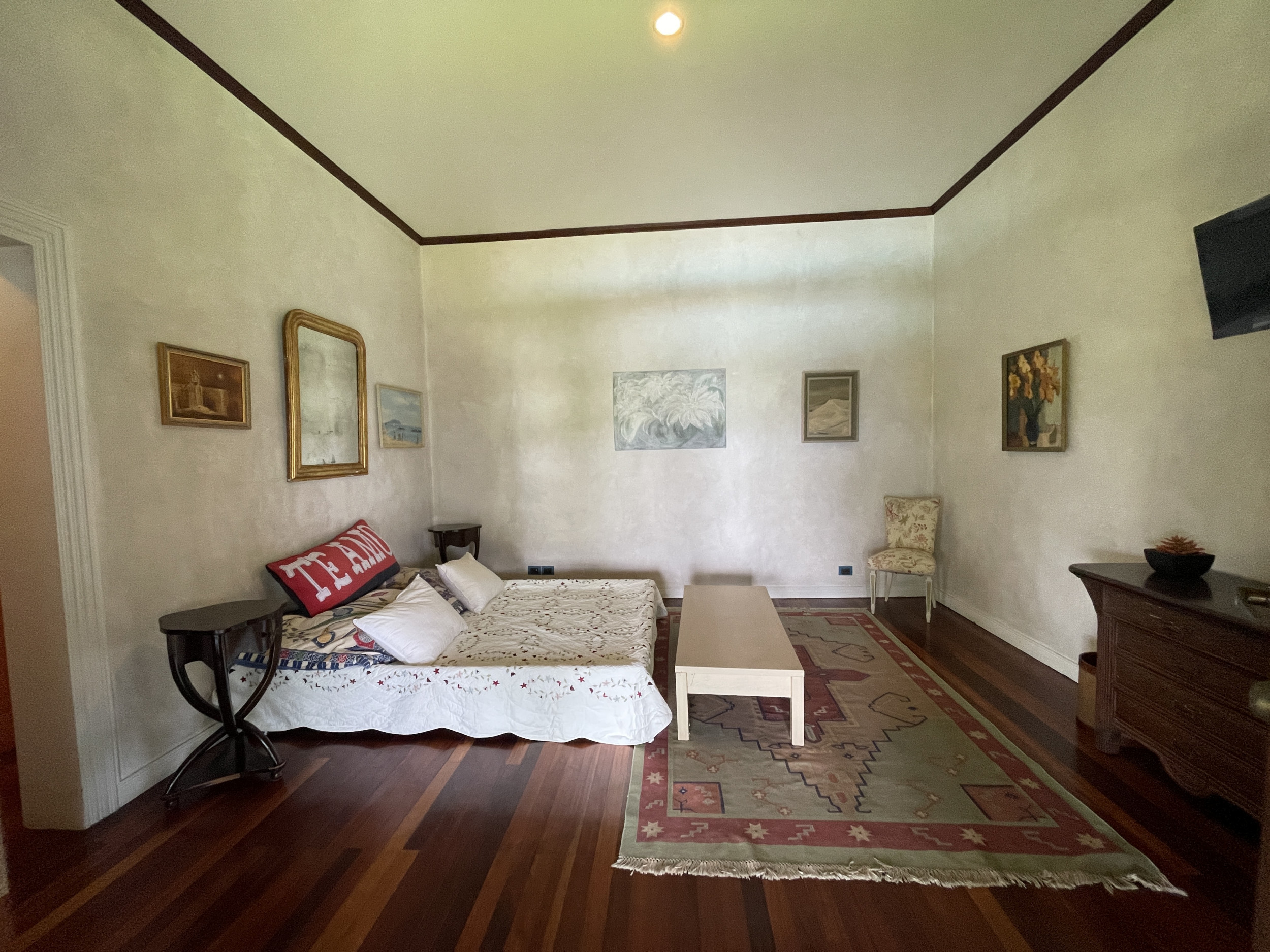 Versatile Estate in Santa Ana, Piedades: Ideal for Hotel, Airbnb, or Development