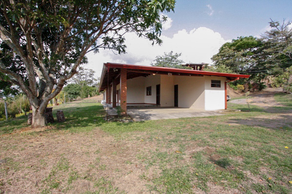 One-story house for sale, Santa Ana, Piedades
