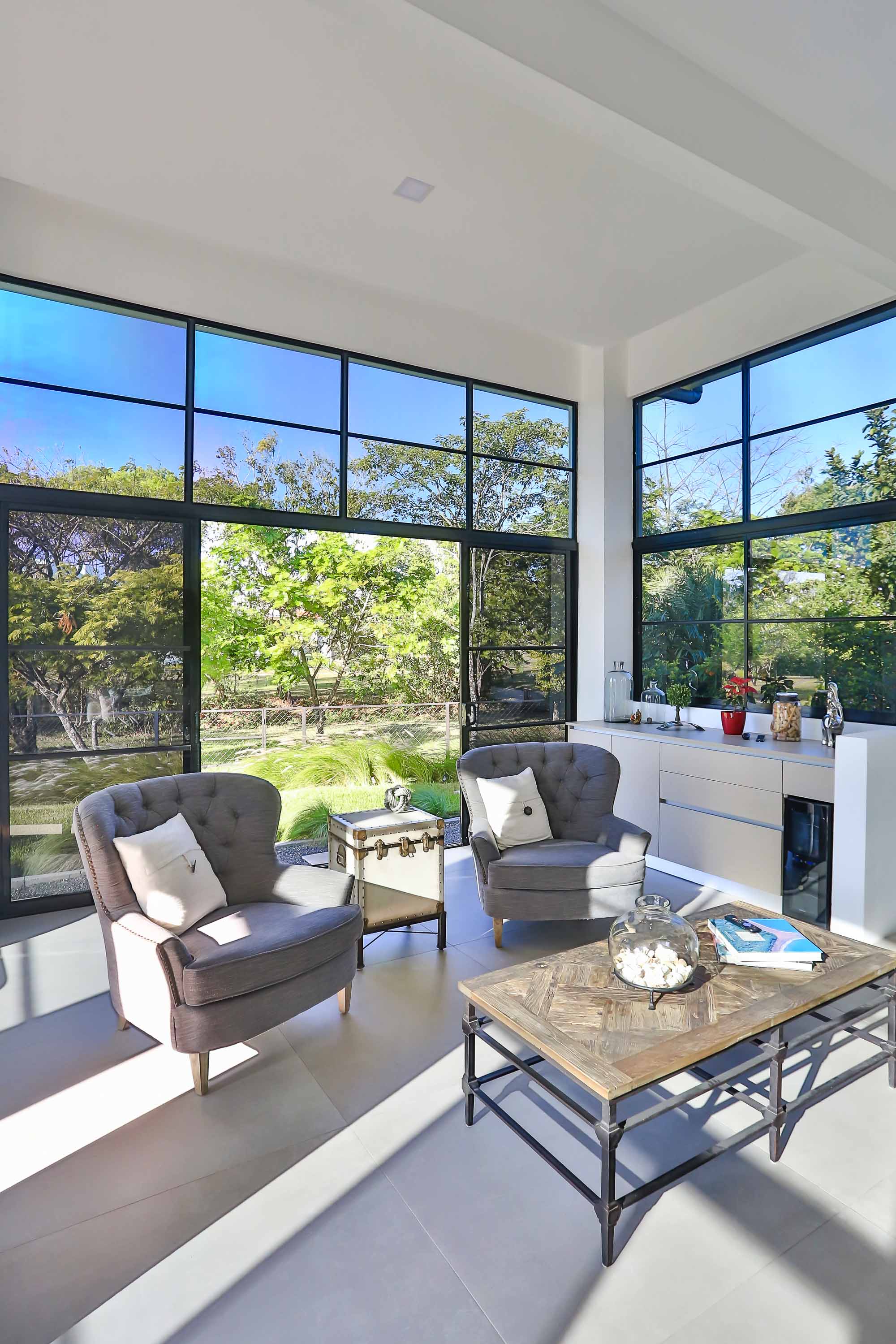 Modern Minimalist Gem for sale in Hacienda Los Reyes SOLD