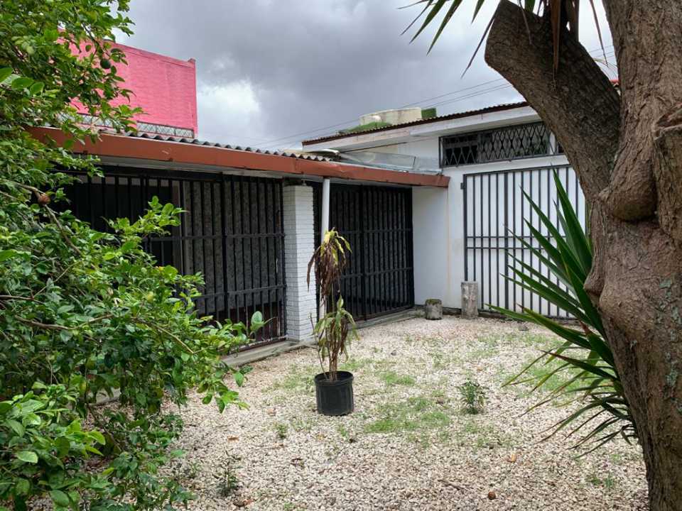 House in Sabana fixer upper