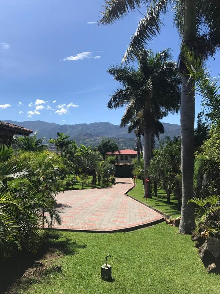 Country House in Pozos, Santa Ana