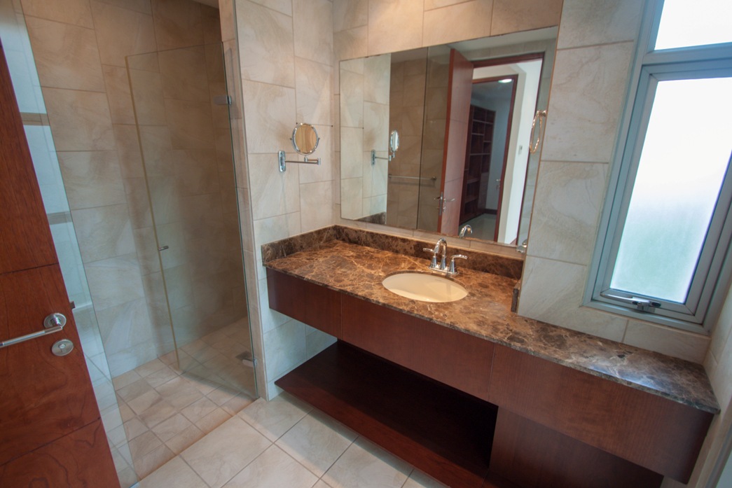 Luxurious Apartment Living in Central Park, Escazú: Exclusive Opportunity for Rent or Purchase