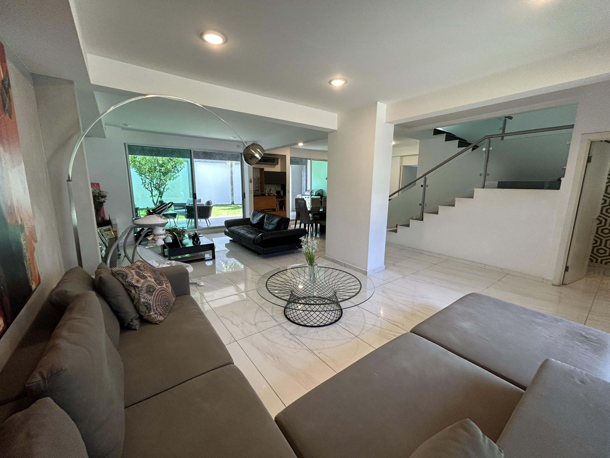 Contemporary House for Sale in Gated Community in Santa Ana