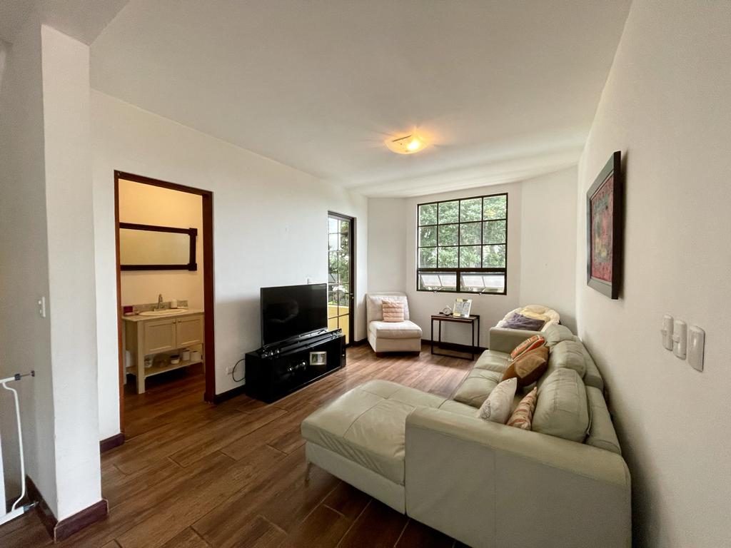 House for sale in a gated community in Brasil de Mora