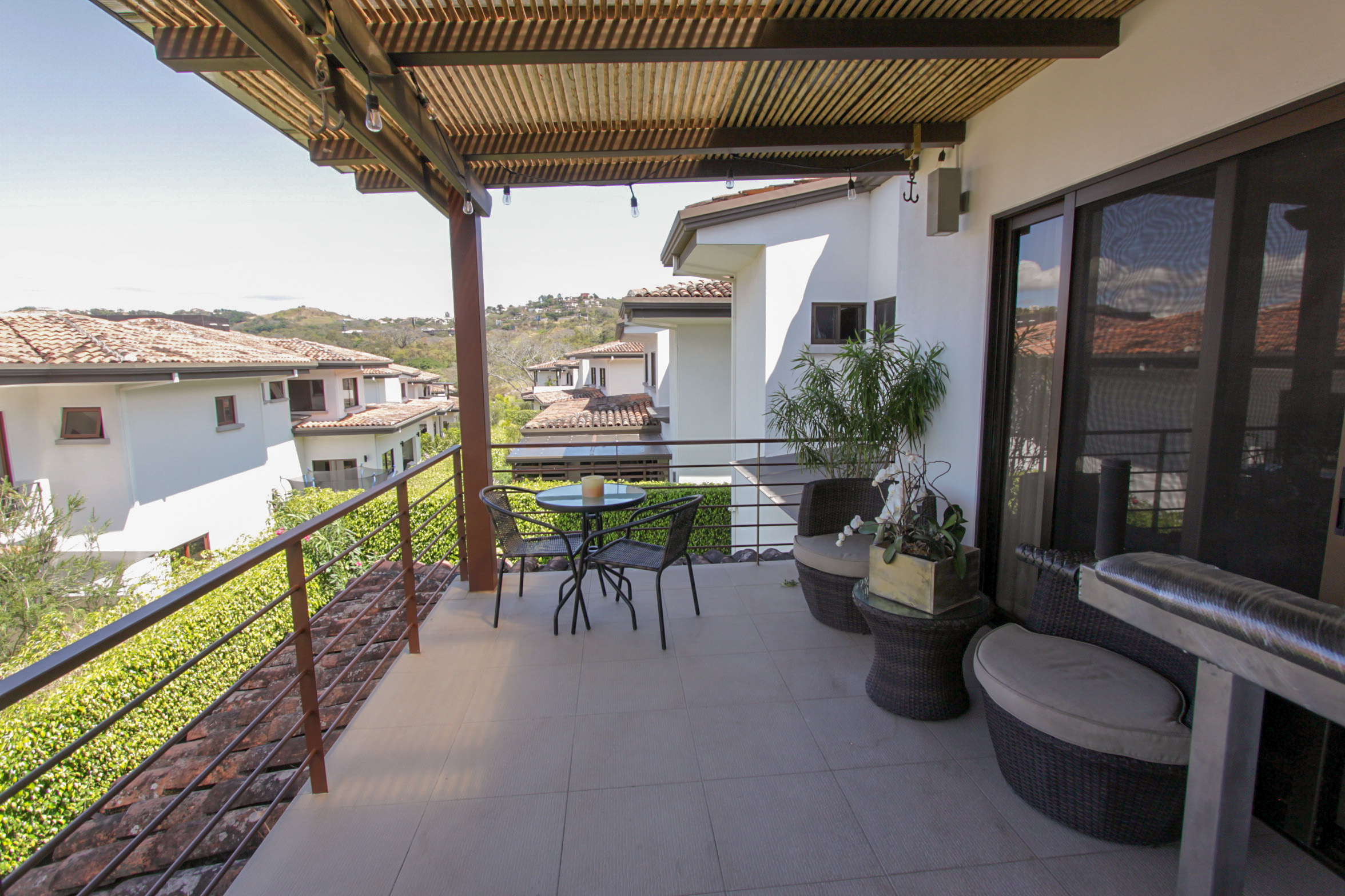 House for Sale: Lomas del Valle Condominium, Santa Ana