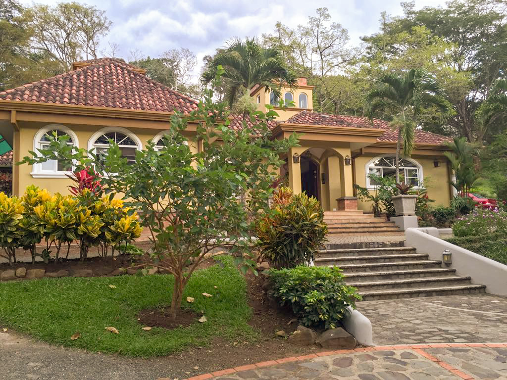 Luxury Estate, a unique home for horse lovers, located in La Garita de Alajuela