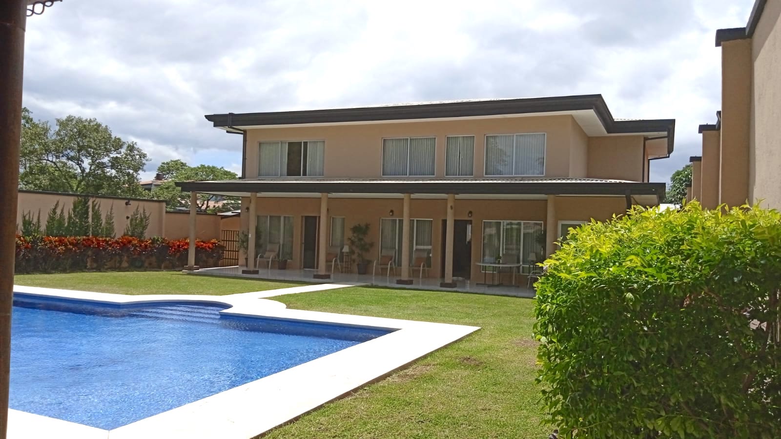 House for rent or sale Ciudad Colon with pool