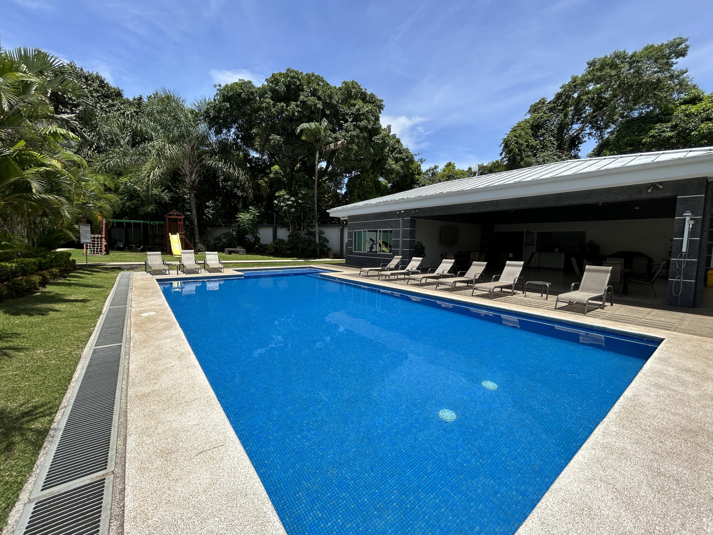 Contemporary House for Sale in Gated Community in Santa Ana