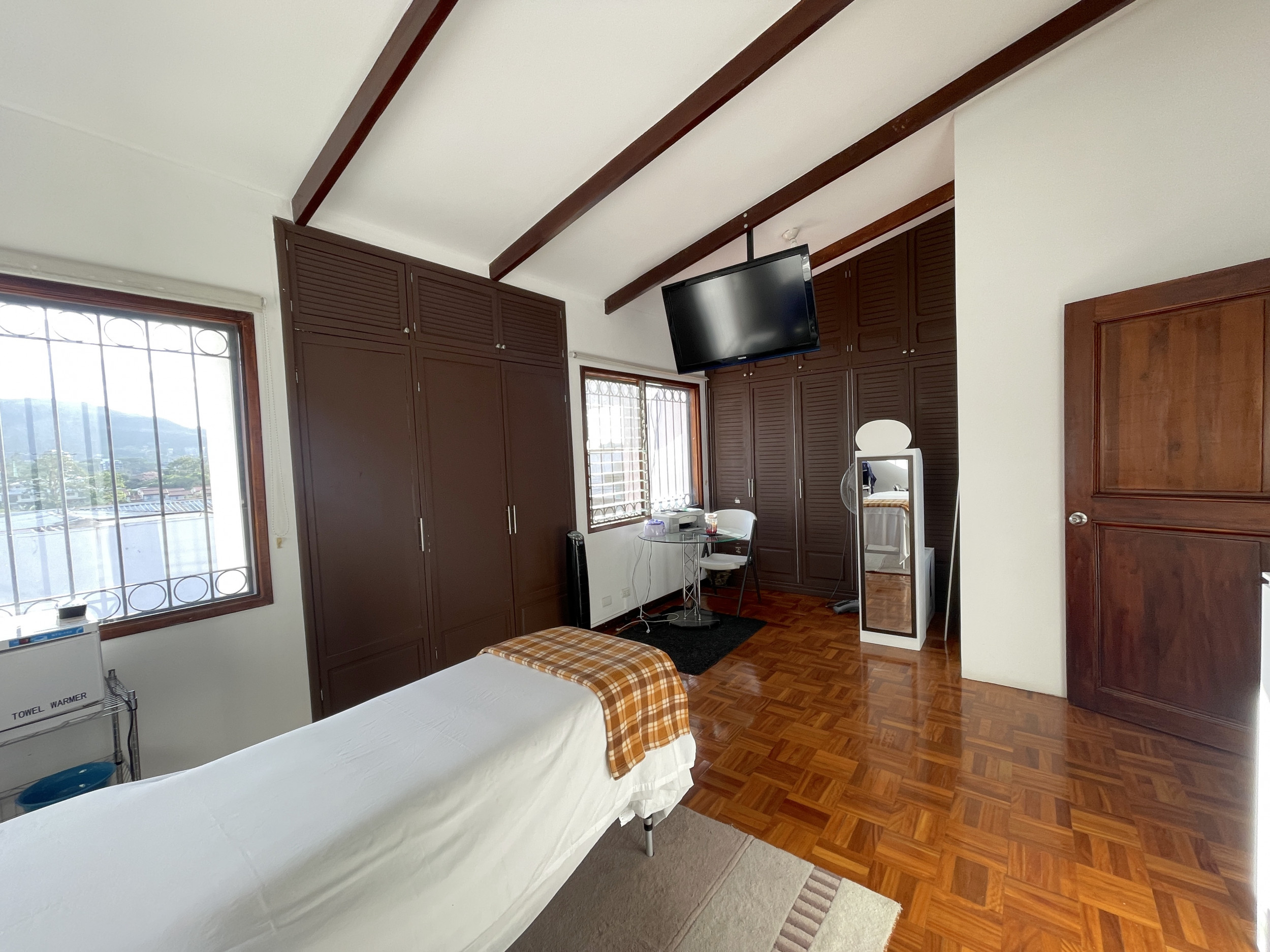 Charming Home in Gated Community: Ideal Living in Escazú's Trejos Montealegre SOLD