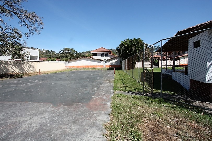 One story house for sale in gated community Santa Ana SOLD