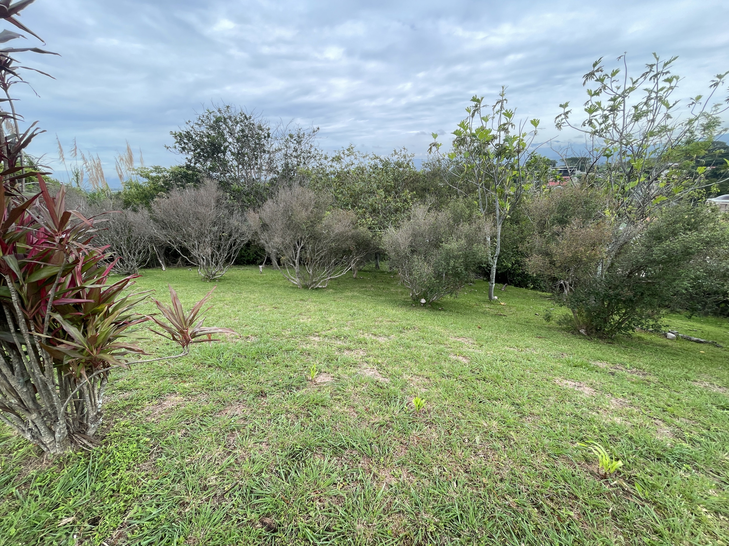 Guachipelin Escazú Fixer Upper home with views to the mountains SOLD