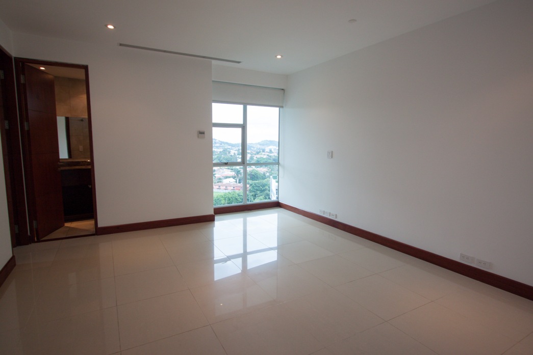 Luxurious Apartment Living in Central Park, Escazú: Exclusive Opportunity for Rent or Purchase