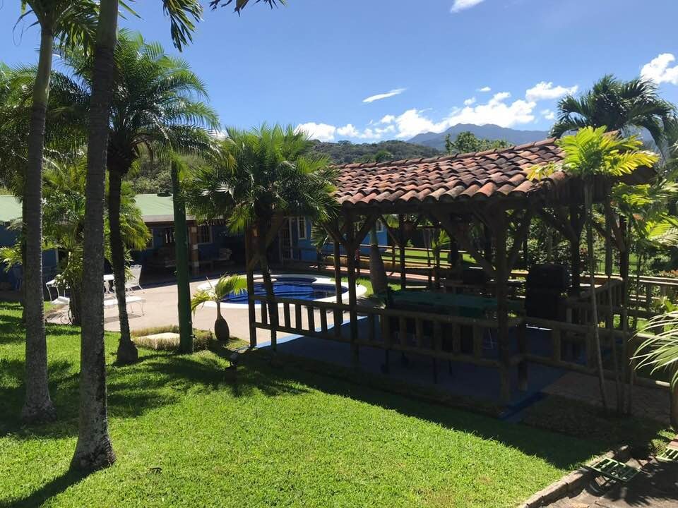 Country House in Pozos, Santa Ana