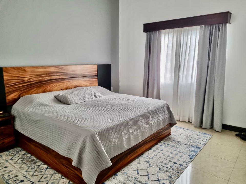 Spacious and Elegant Home for Sale in Santa Ana Hills: Modern Design, Amenities, and Security SOLD