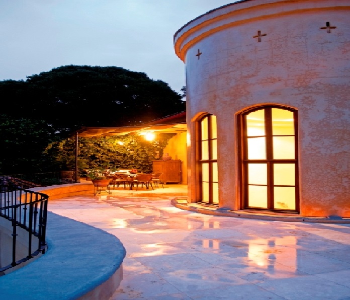 Luxurious Mediterranean-Style Mansion with Spectacular Views in Villa Real, Santa Ana