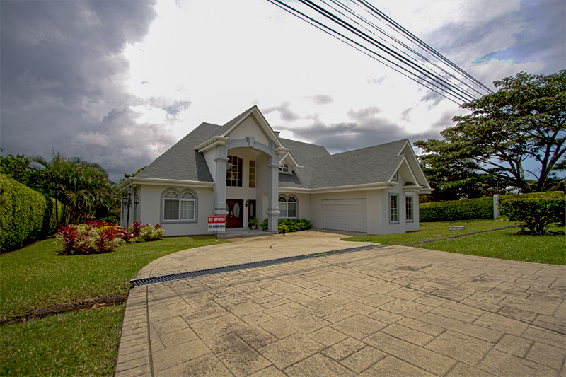 House for sale Los reyes, La Guacima *SOLD*