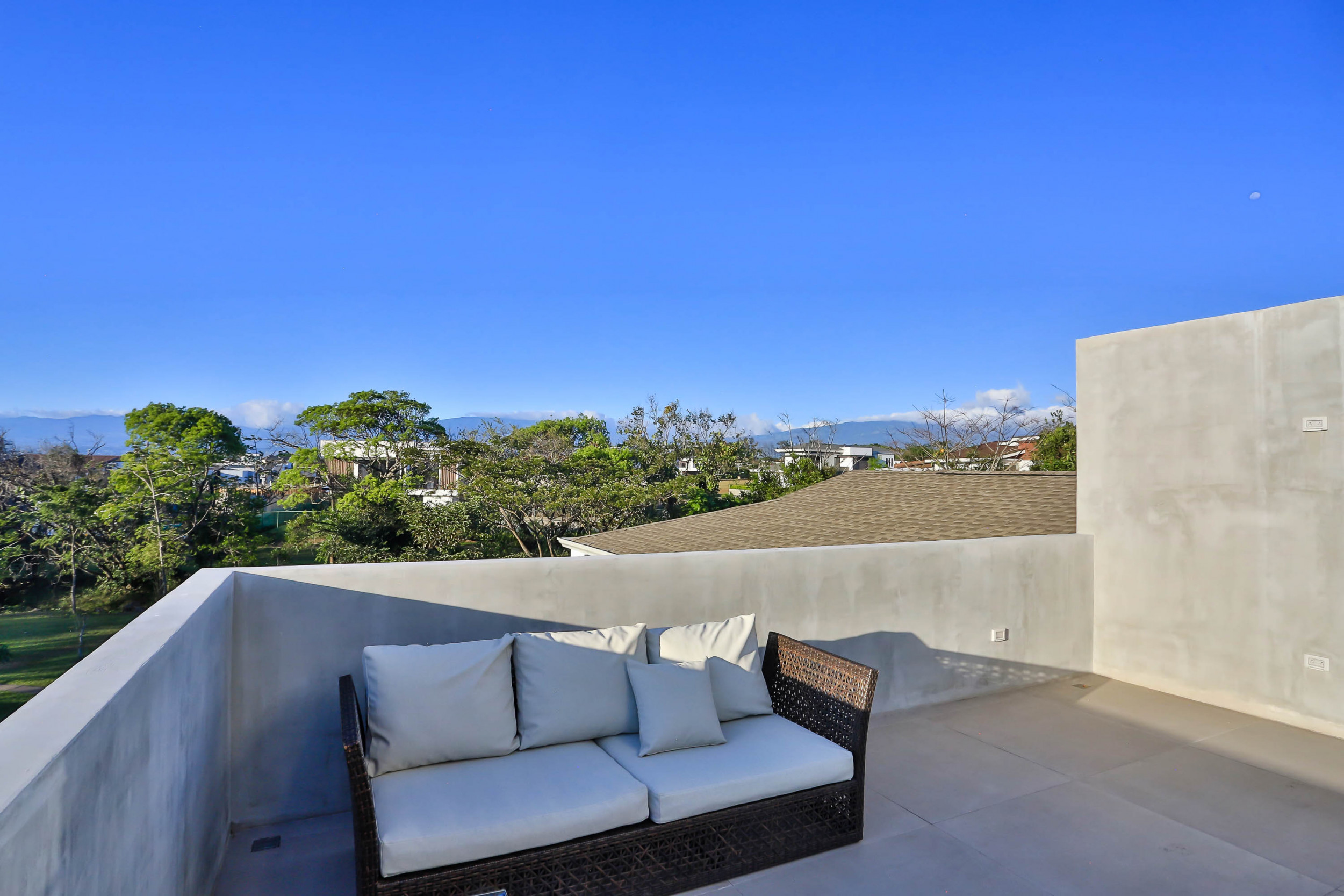 Modern Minimalist Gem for sale in Hacienda Los Reyes SOLD