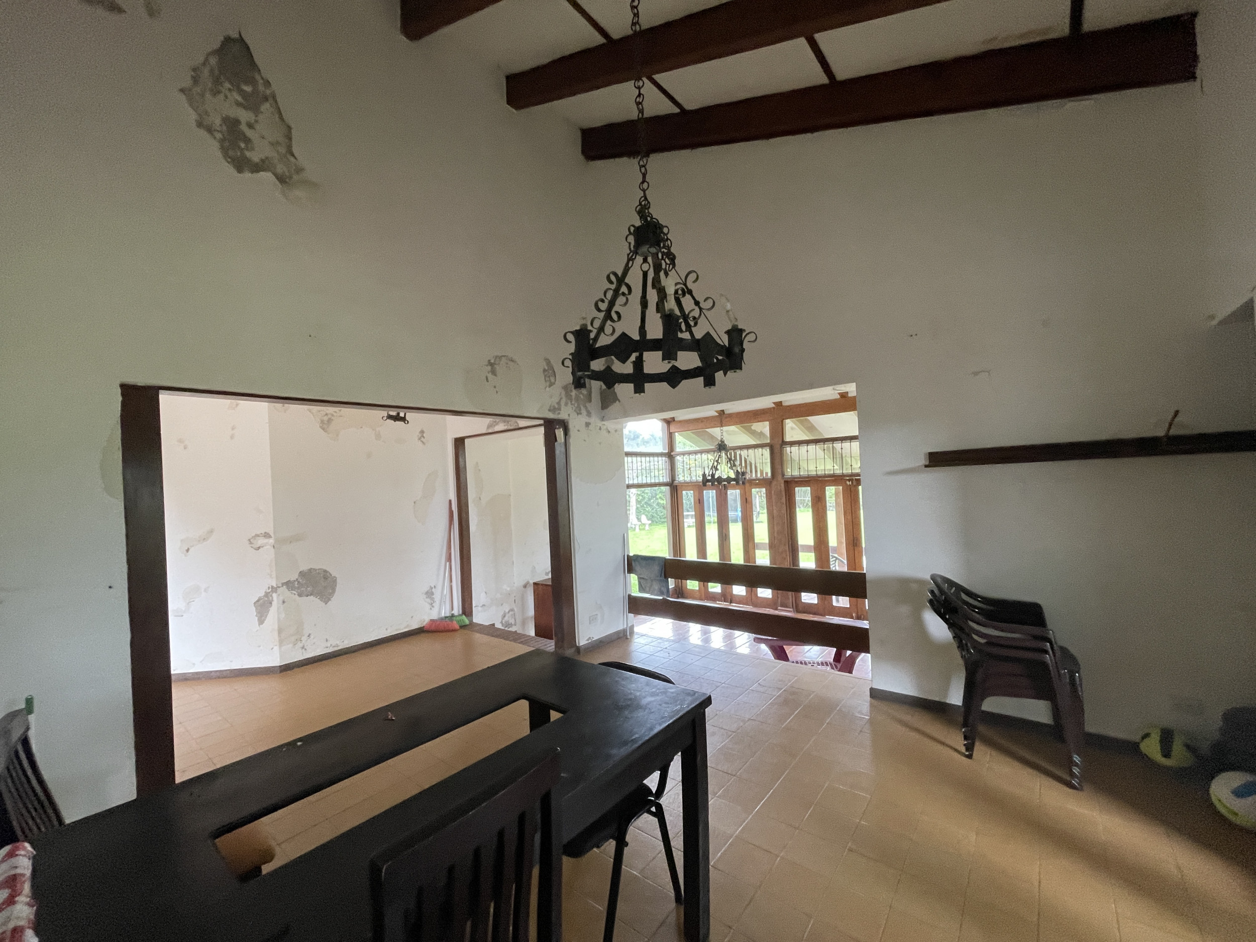Guachipelin Escazú Fixer Upper home with views to the mountains SOLD