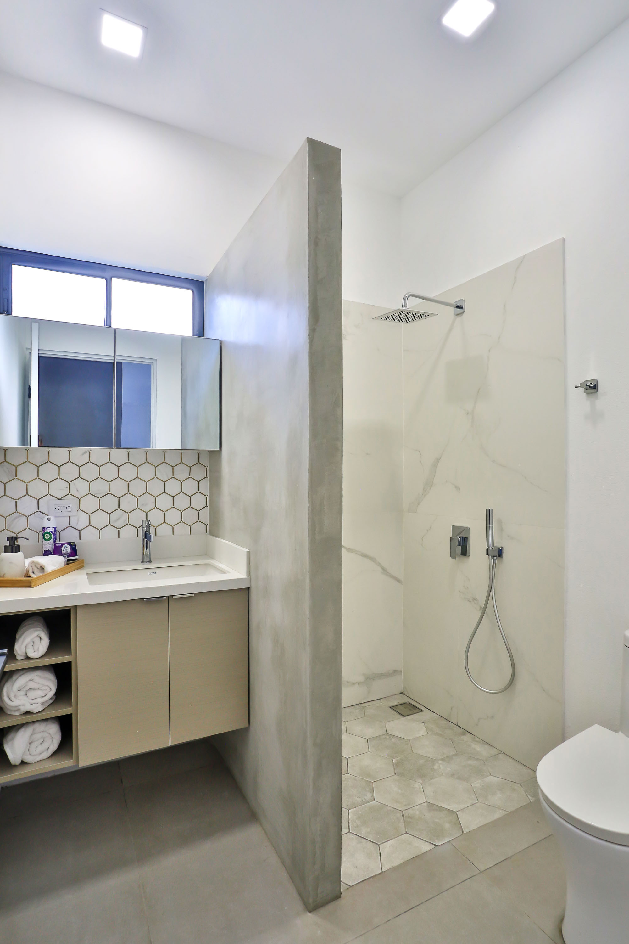 Modern Minimalist Gem for sale in Hacienda Los Reyes SOLD